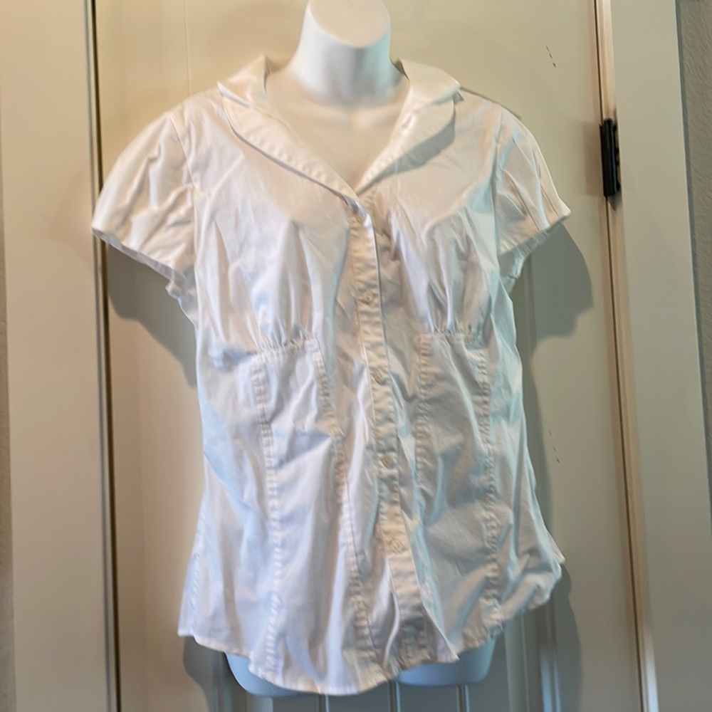 Women’s White Top